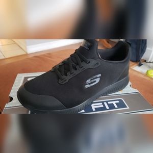 Sketchers non slip work shoe